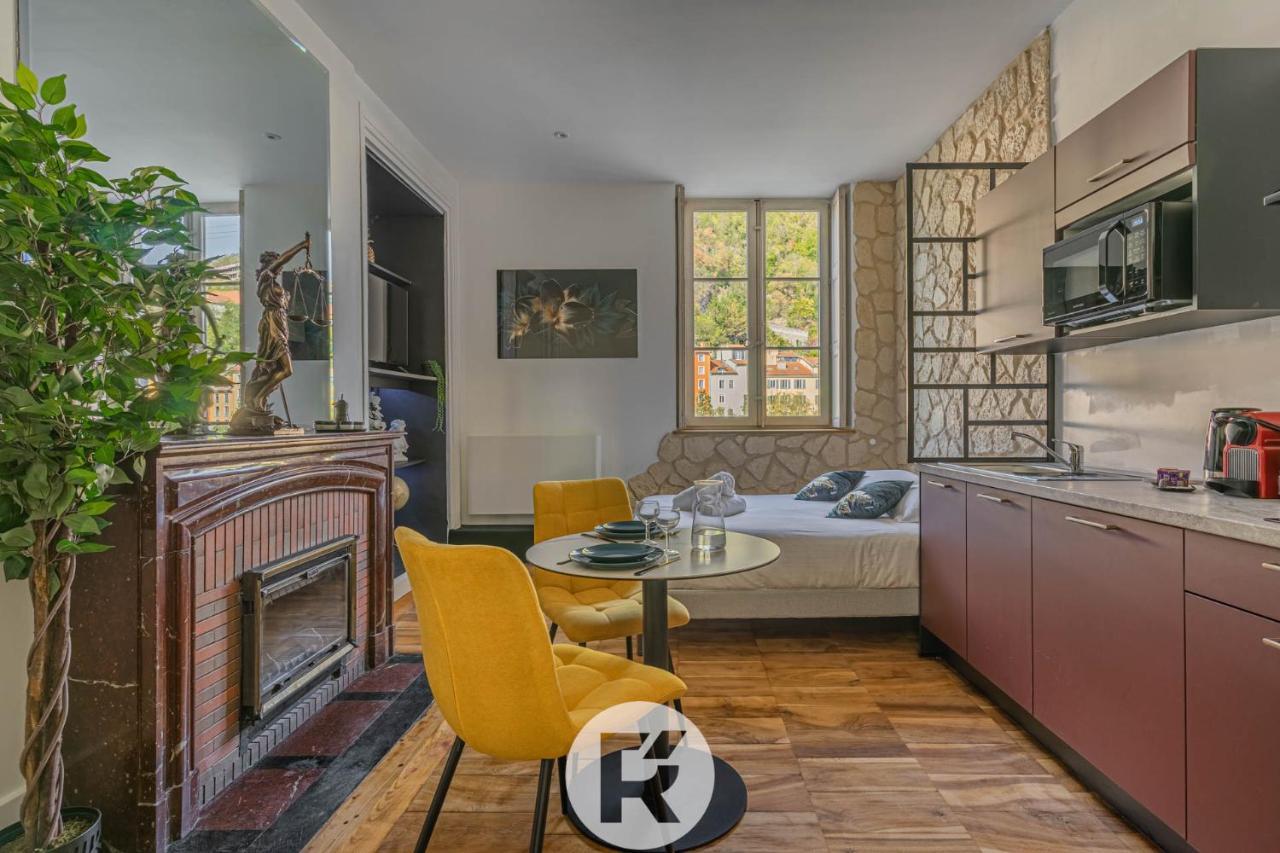 R'Apparts Studio Chic Des Quais Grenoble Bagian luar foto